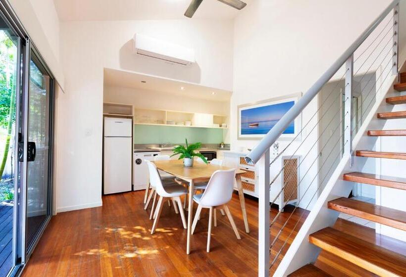 דירת שלושה חדרים, Mobys Beachside Retreat