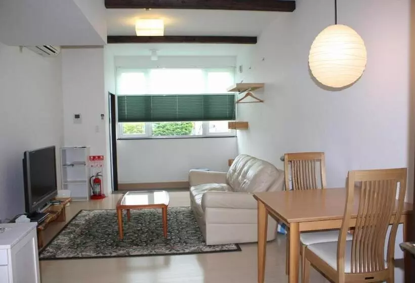 1ベッドルームアパートメント, Tsuru Apartments