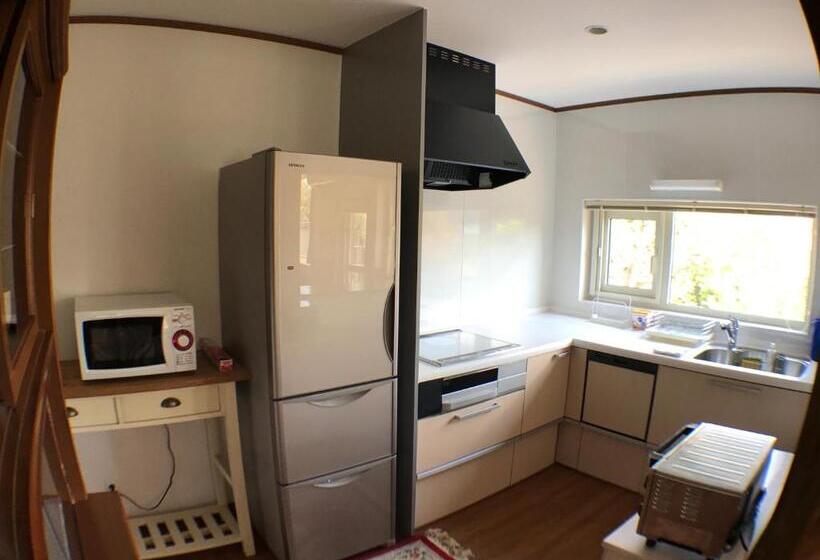 スリーベッドルーム　ヴィラ, Tsuru Apartments