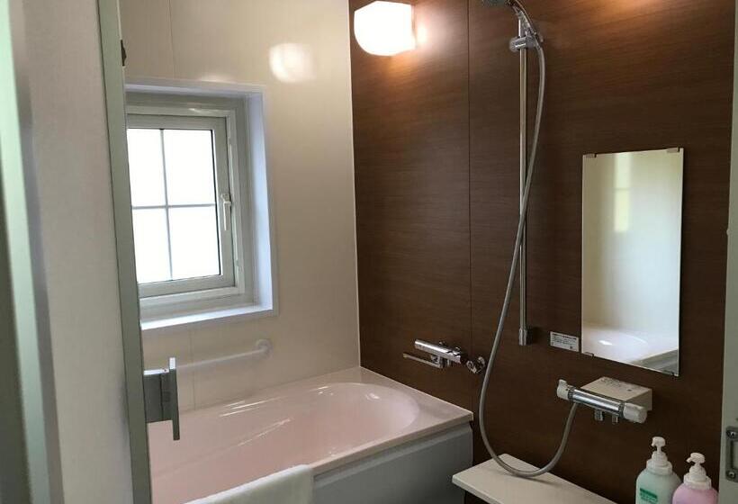 スリーベッドルーム　ヴィラ, Tsuru Apartments