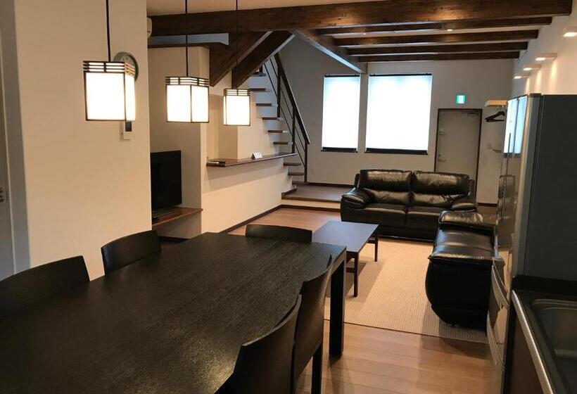 ２ベッドルームアパートメント, Tsuru Apartments