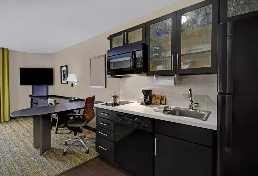 キングサイズベッドのスタンダードルーム, Candlewood Suites Sumter, An Ihg