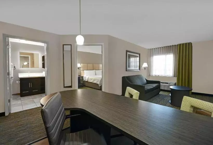 キングサイズベッドのスイートルーム, Candlewood Suites Sumter, An Ihg