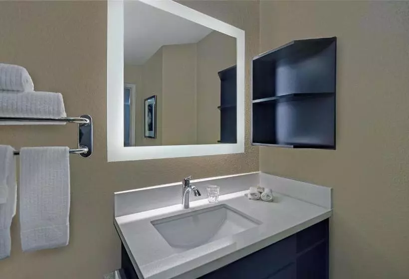 キングサイズベッドのスイートルーム, Candlewood Suites Sumter, An Ihg