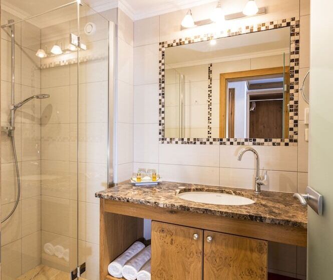 Номер Стандарт, Almhof