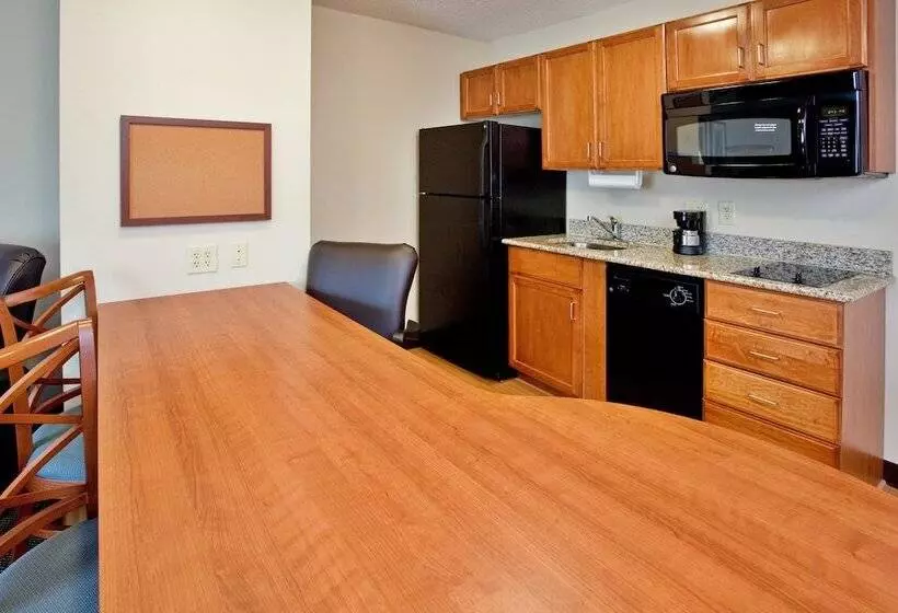 身障者適用スイートルーム, Candlewood Suites Colonial Heights   Fort Lee, An Ihg