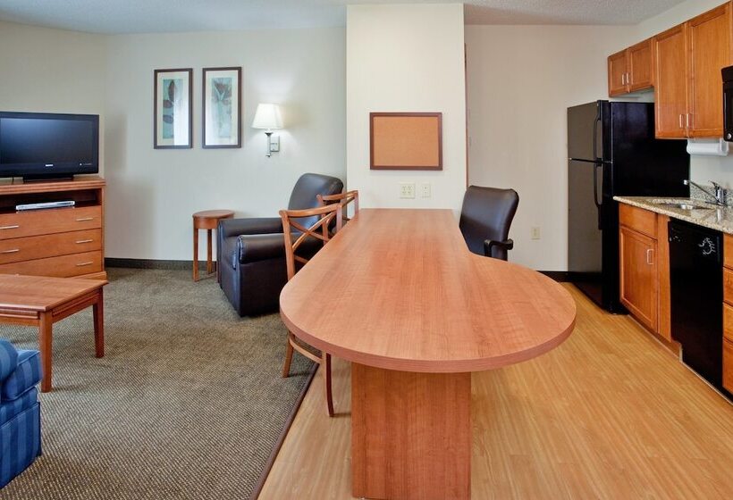 جناح لذوى الاحتياجات الخاصة, Candlewood Suites Colonial Heights   Fort Lee, An Ihg