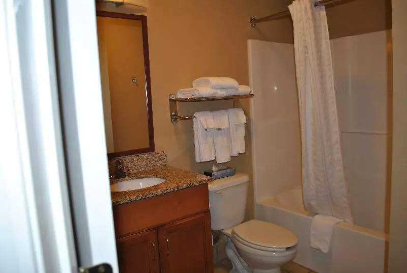 身障者適用スイートルーム, Candlewood Suites Colonial Heights   Fort Lee, An Ihg