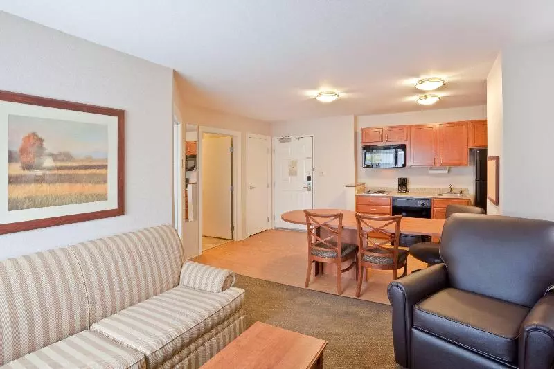 身障者適用スイートルーム, Candlewood Suites Oak Harbor, An Ihg
