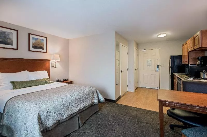 キングサイドベッドのスタンダードワンルーム, Candlewood Suites Perrysburg By Ihg