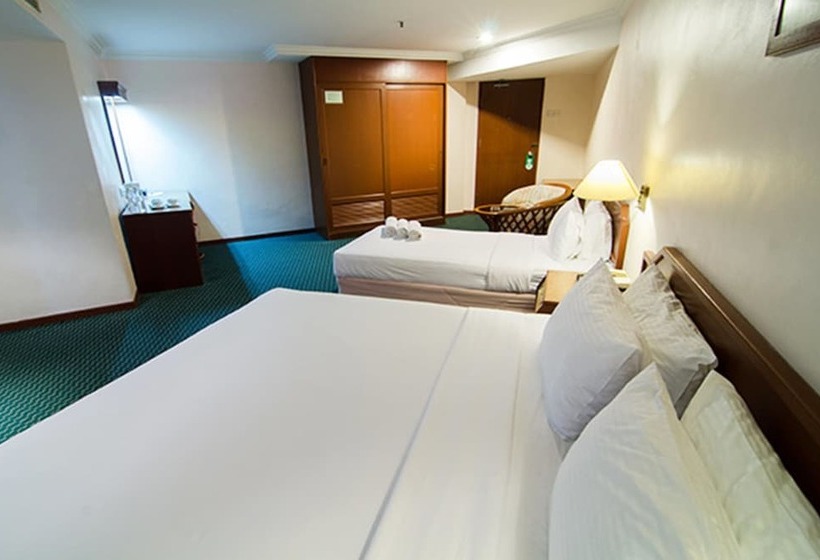 デラックストリプルルーム, Coral Bay Resort