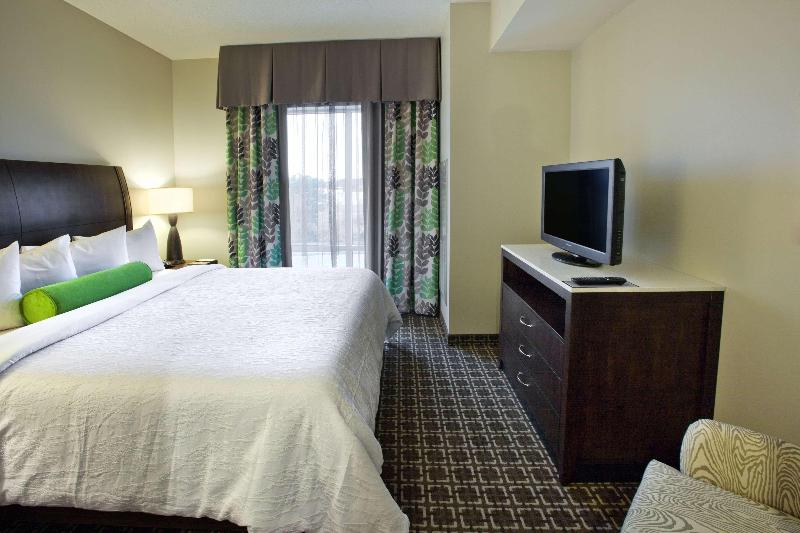 带大床的标准间, Hilton Garden Inn Raleigh Cary