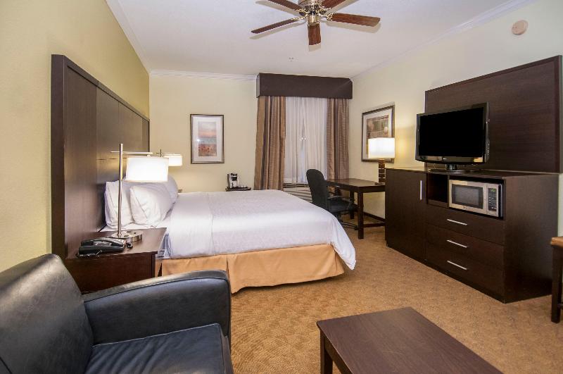 身障者適用キングサイズベッドルーム, Holiday Inn Express Hotel & Suites Houston North Intercontinental, An Ihg