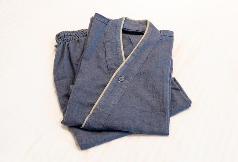 Номер Deluxe, Kazusaya