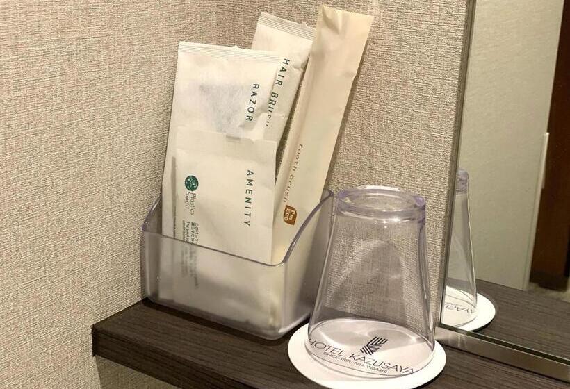 Номер Deluxe, Kazusaya