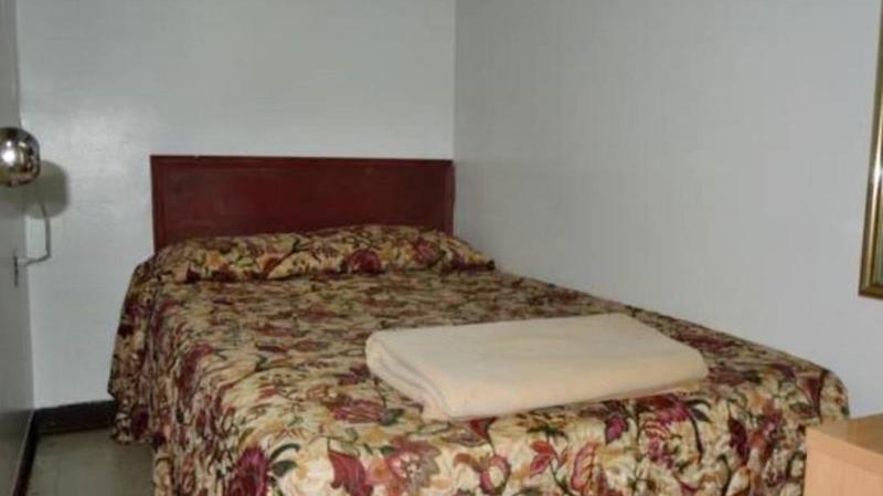 اتاق استاندارد یک تخته با سرویس بهداشتی مشترک, New World