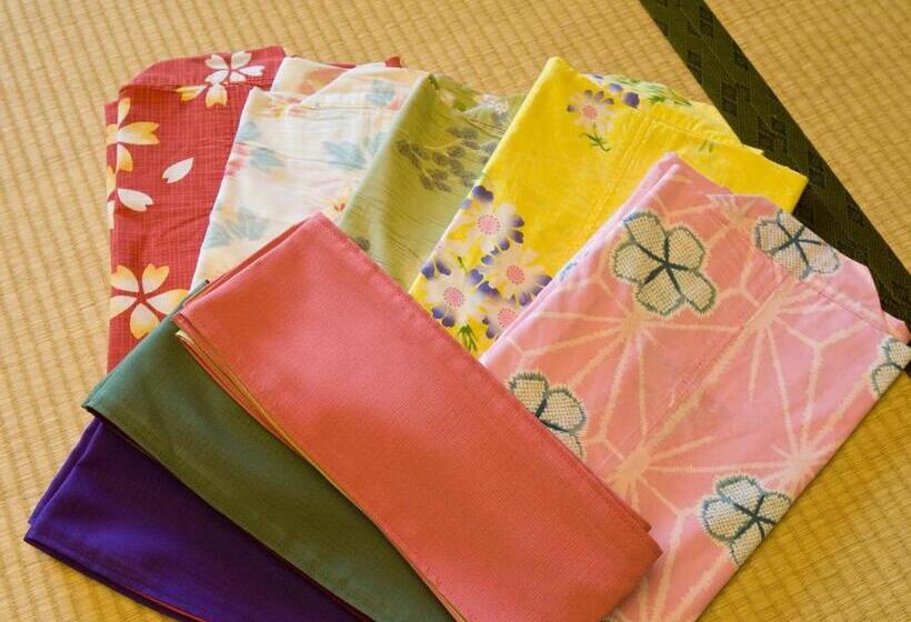 חדר סטנדרטי לארבעה עם חדר אמבטיה משותף, Tsurugi Koizuki