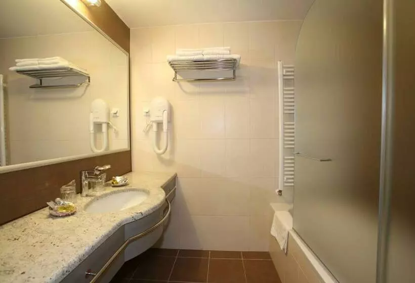 Superior Kolmen Hengen Huone, Valamar Atrium Residence