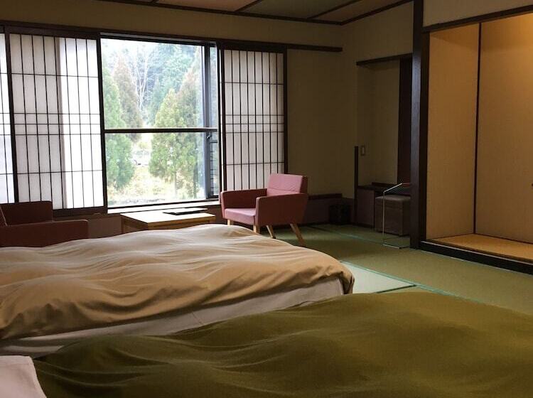 غرفة قياسية, Yunogo Bishunkaku