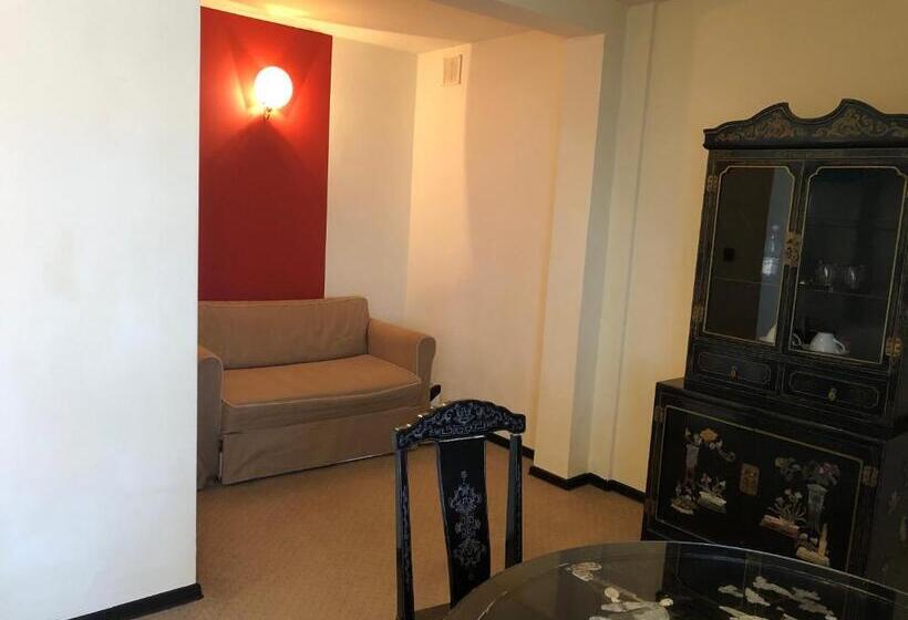 バルコニー付き1ベッドルームアパートメント, Zhong Hua