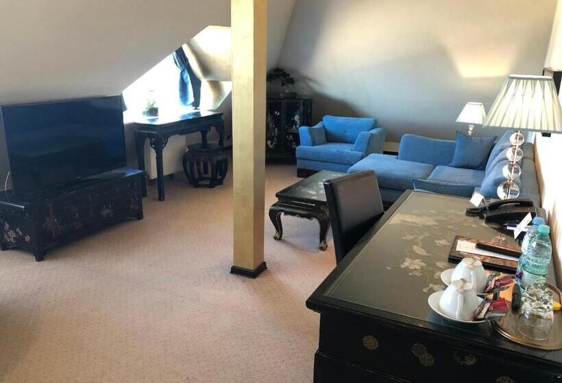 オーシャンビューのスーペリアー1ベッドルームアパートメント, Zhong Hua