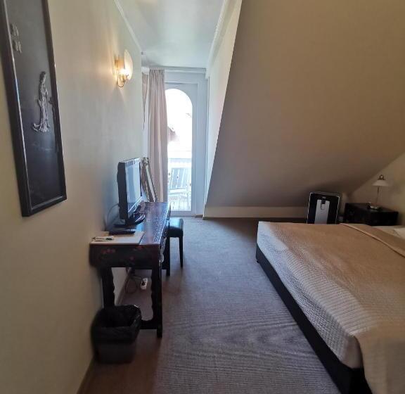 オーシャンビュースタンダードルームバルコニー付き, Zhong Hua