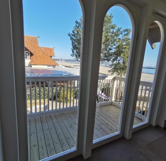 オーシャンビュースタンダードルームバルコニー付き, Zhong Hua