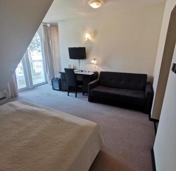 オーシャンビュースタンダードルームバルコニー付き, Zhong Hua