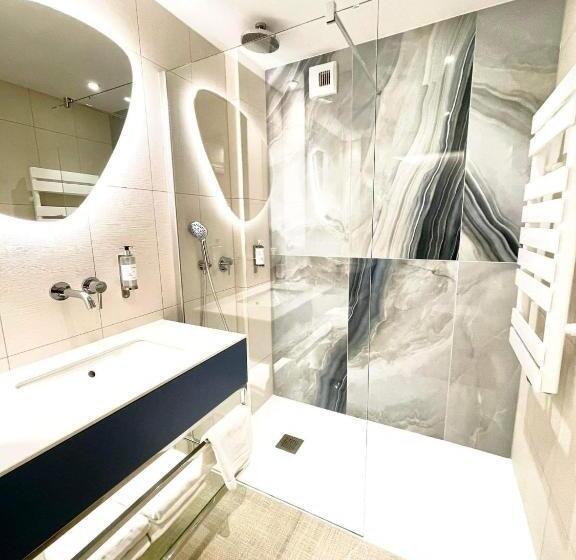 オーシャンビューデラックスルーム, Zhong Hua