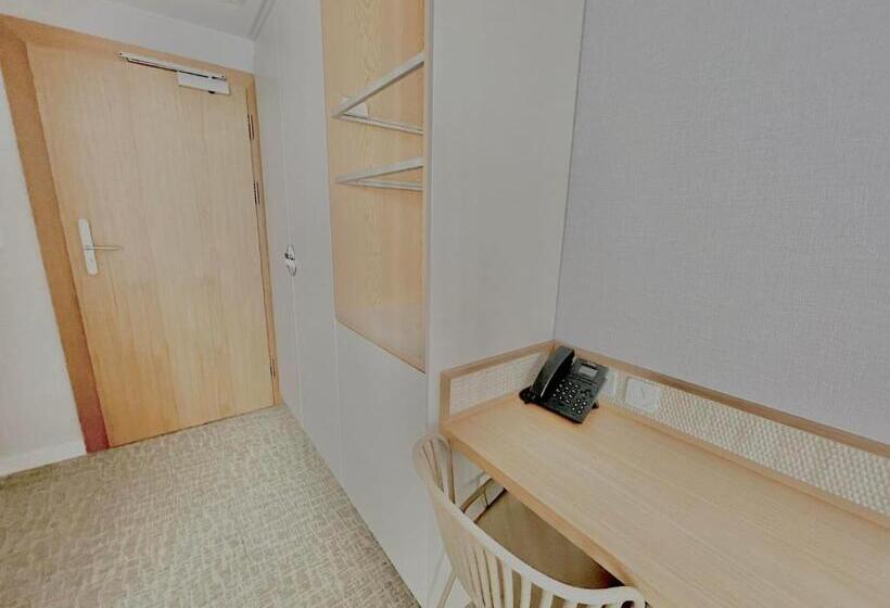 オーシャンビューデラックスルーム, Zhong Hua