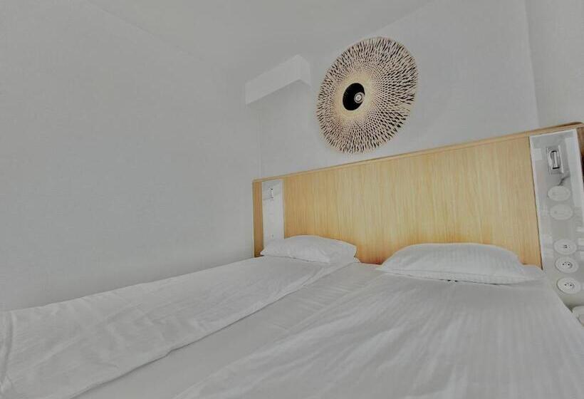 オーシャンビューデラックスルーム, Zhong Hua