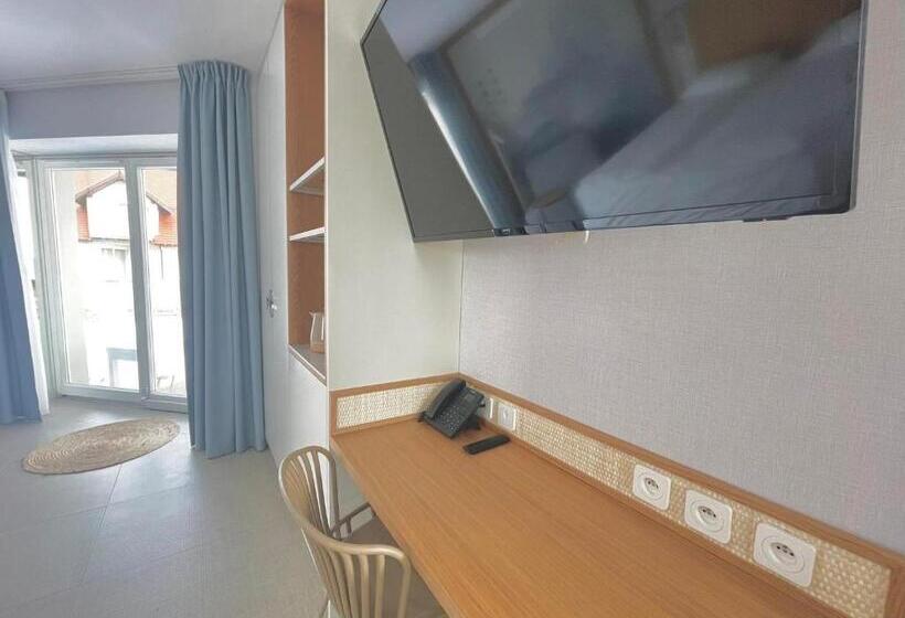 オーシャンビューデラックスルーム, Zhong Hua