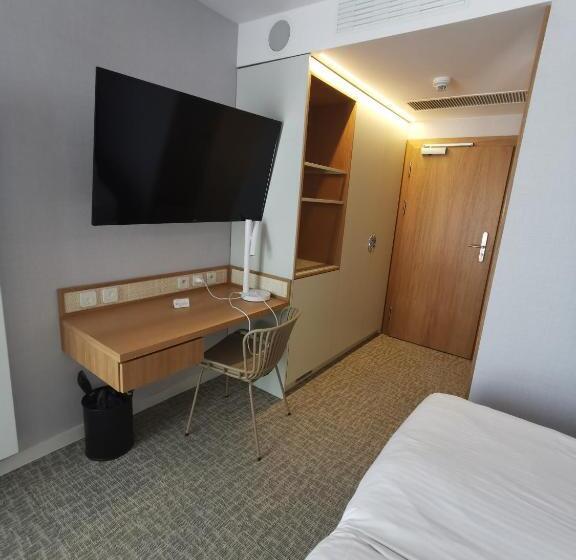 デラックスルーム, Zhong Hua