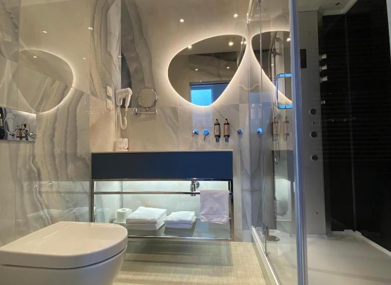 デラックススイート, Zhong Hua