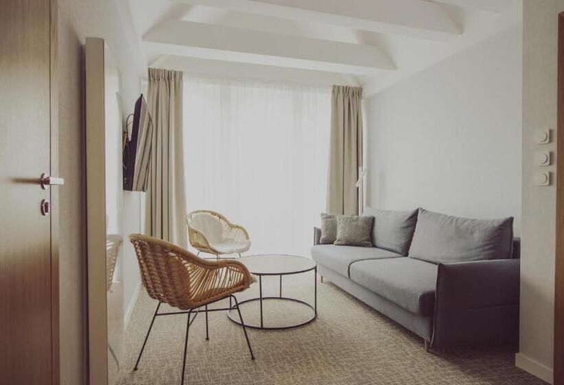 スイート, Zhong Hua