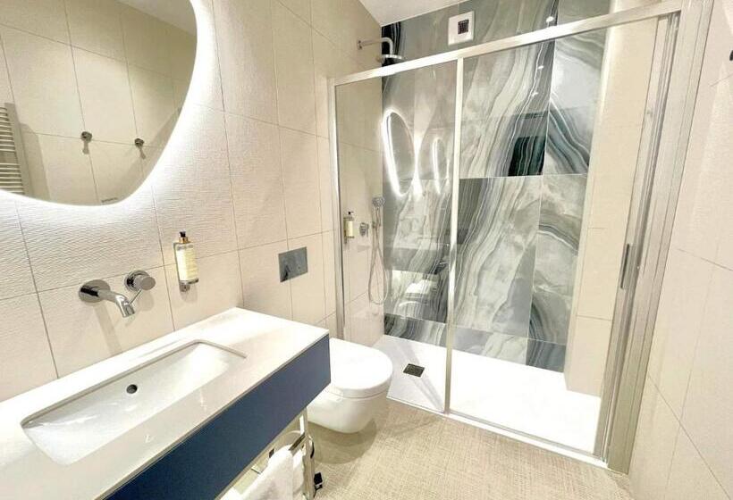 スイート, Zhong Hua