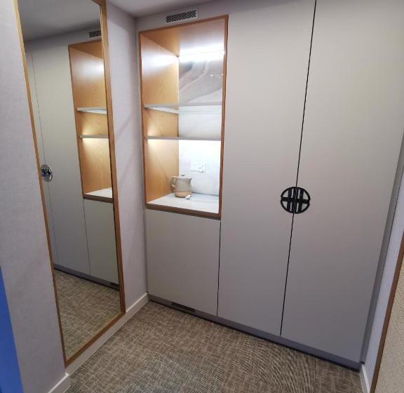 オーシャンビューデラックスルームバルコニー付き, Zhong Hua