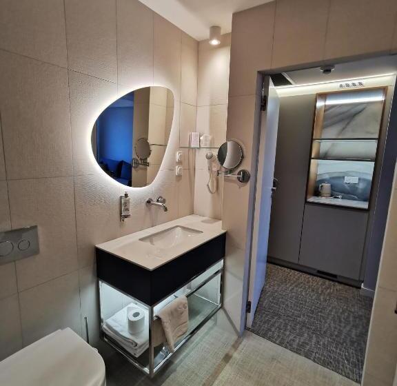 オーシャンビューデラックスルームバルコニー付き, Zhong Hua