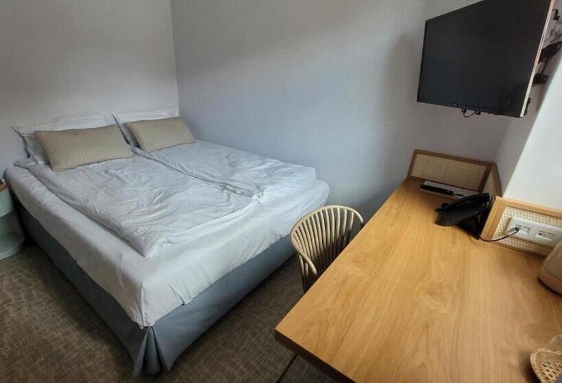 エコノミーシングルルーム, Zhong Hua