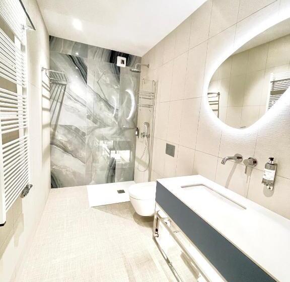 キングサイズベッドのスタンダードルーム, Zhong Hua