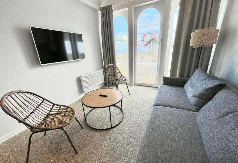 バルコニー付スイート, Zhong Hua