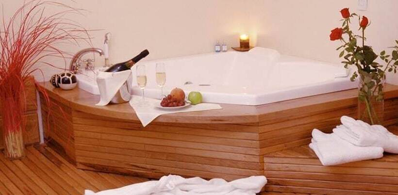 جناح إدارى, Montanas Azules Apart