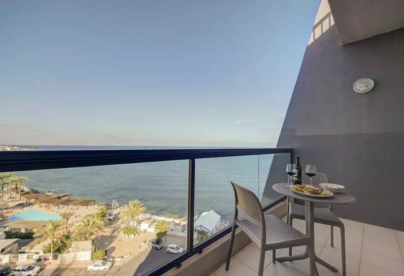 1 Bedroom Apartment Sea View