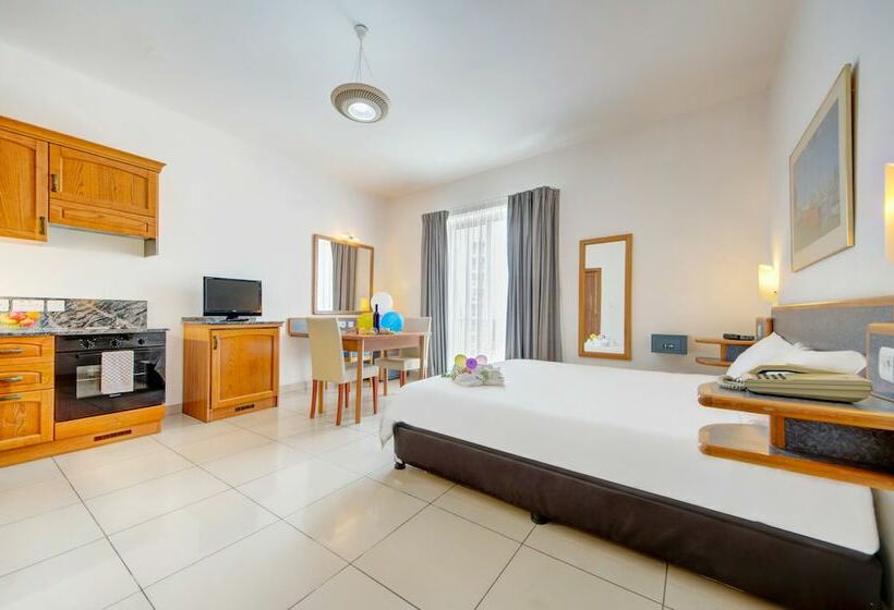 استودیوی استاندارد, Ax Sunny Coast Resort & Spa