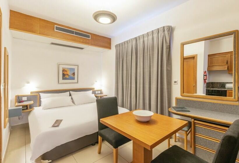 استودیوی استاندارد, Ax Sunny Coast Resort & Spa