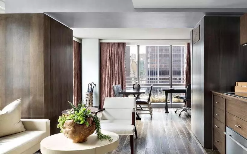 Ullakkohuone, 48lex New York