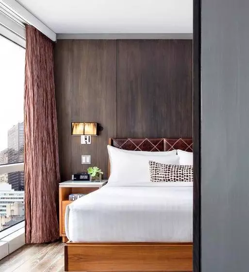 Ullakkohuone, 48lex New York