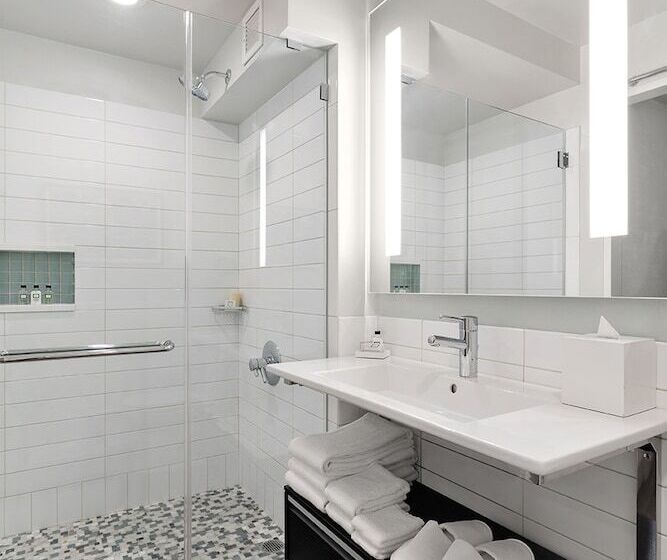 اتاق پرمیوم, 48lex New York