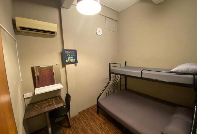 اتاق ساده سه‌ نفره, Backpacker Cozy Corner Guesthouse