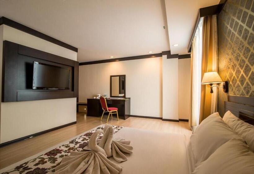 חדר אקזקיוטיב, De Garden